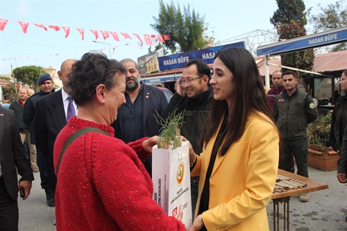 Kaymakamımız Hilal Kızılkaya 11 Kasım “Milli Ağaçlandırma Günü” Kapsamında Fidan Dikim Etkinliğine Katıldı